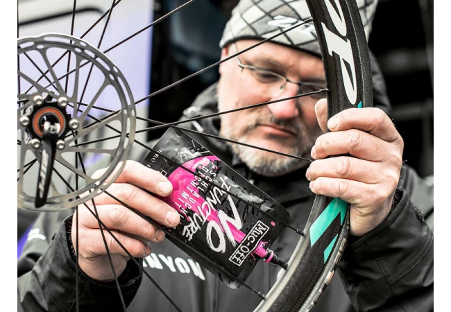 Préventif Tubeless MUC-OFF - 140 Ml 2 Préventif Tubeless MUC-OFF - 140 Ml – Image 2